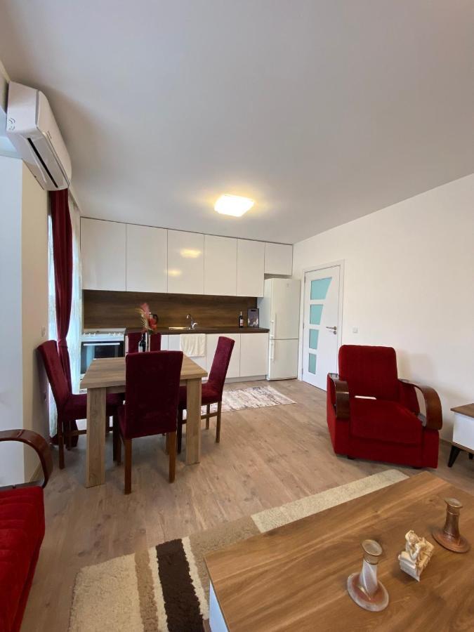 White Apartments Kosovo Polje Экстерьер фото