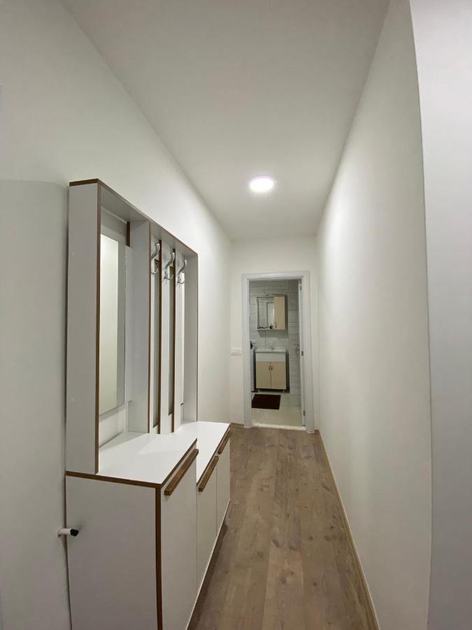 White Apartments Kosovo Polje Экстерьер фото