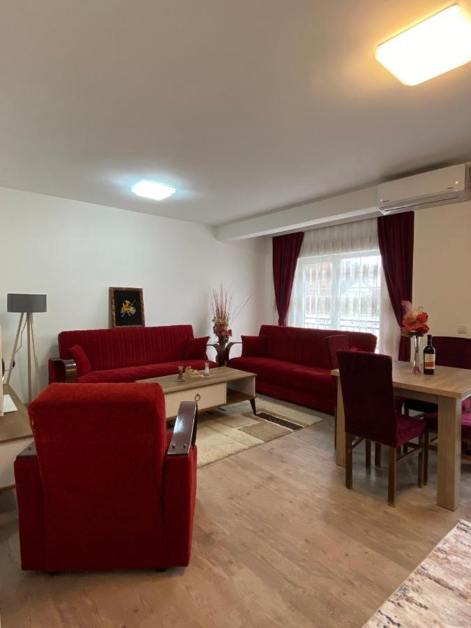 White Apartments Kosovo Polje Экстерьер фото