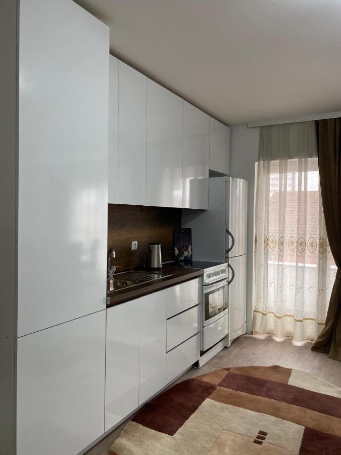 White Apartments Kosovo Polje Экстерьер фото