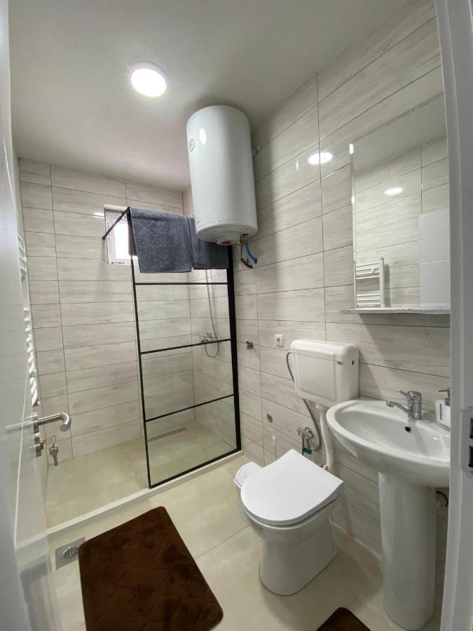 White Apartments Kosovo Polje Экстерьер фото