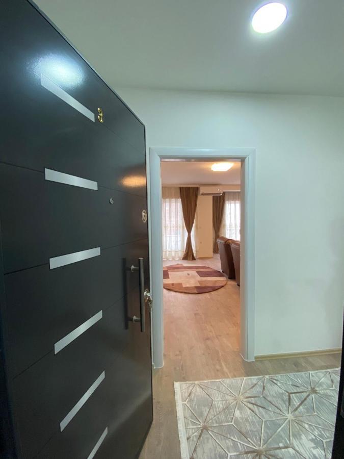 White Apartments Kosovo Polje Экстерьер фото