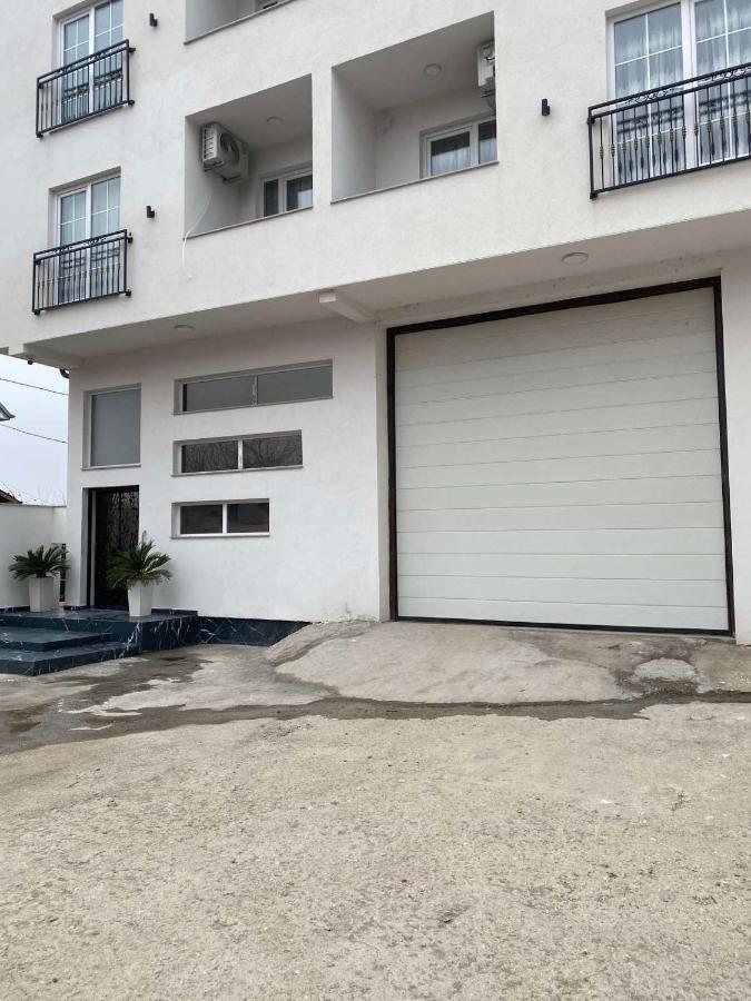 White Apartments Kosovo Polje Экстерьер фото