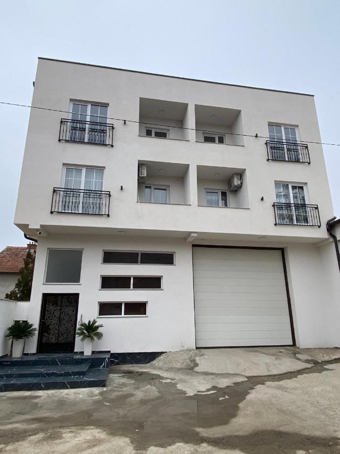 White Apartments Kosovo Polje Экстерьер фото