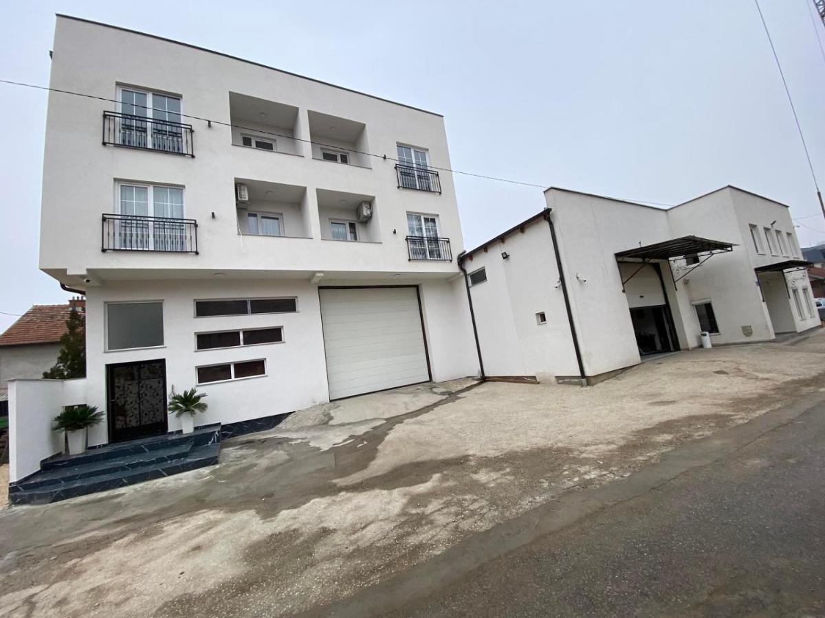 White Apartments Kosovo Polje Экстерьер фото